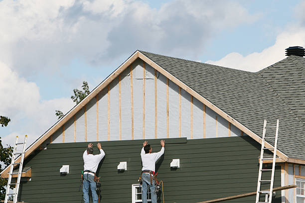Professional Wood Siding technician working in Centerville, IN